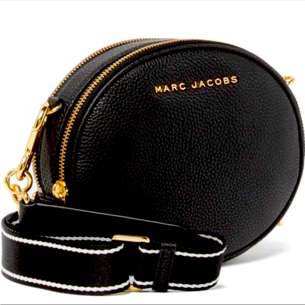 Marc Jacob small round crossbody bag.